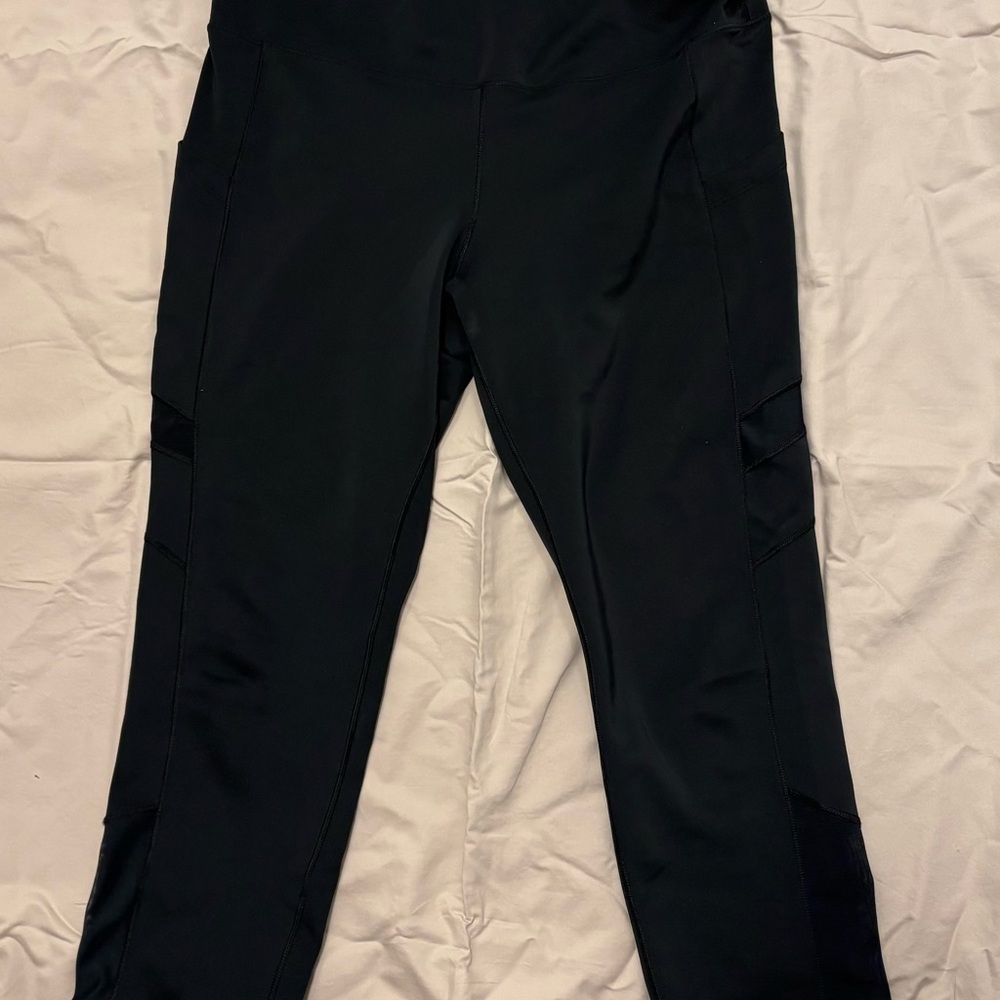 New Balance Black 3/4 Athletic Leggings